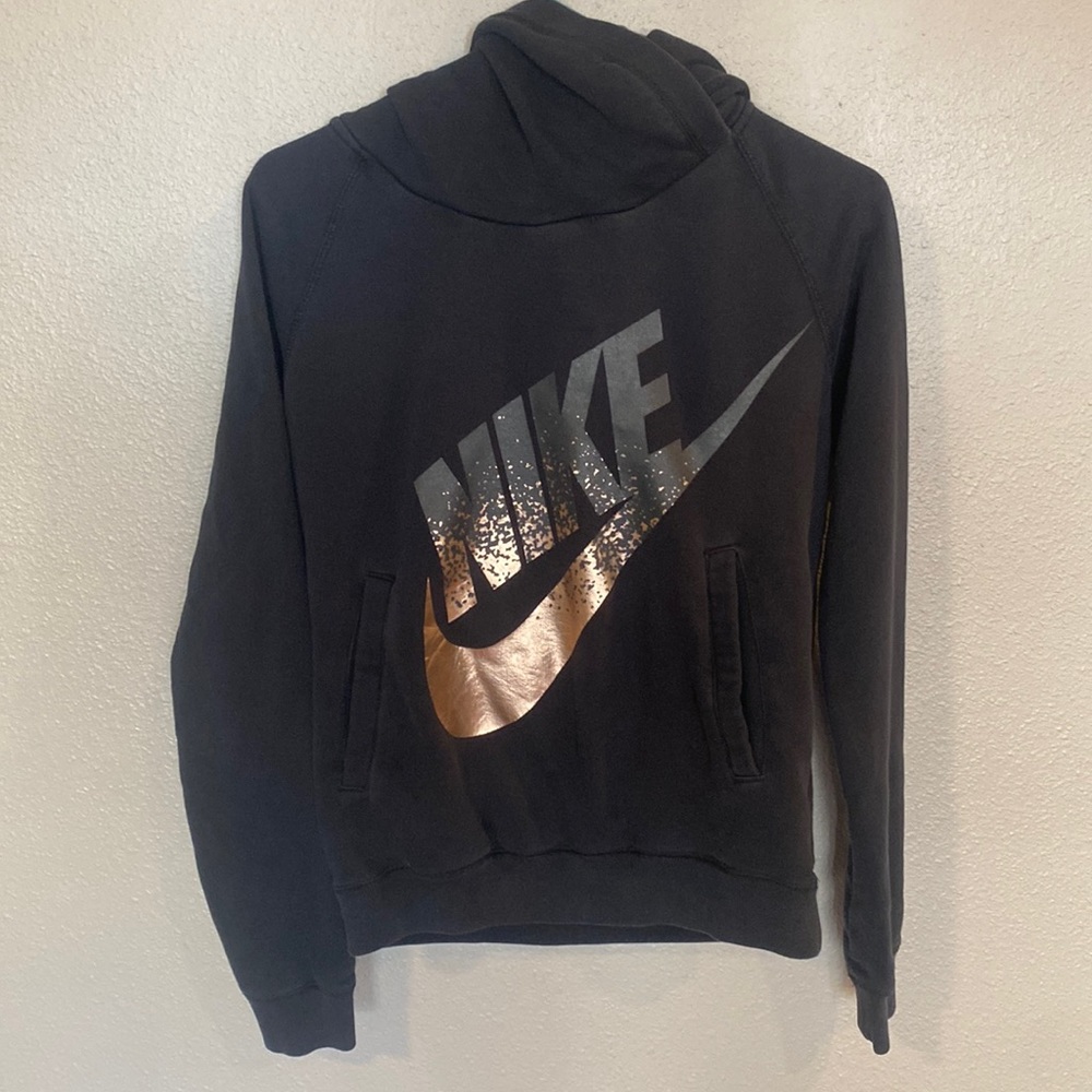 Women’s Nike sweatshirt